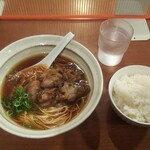 らーめん まるよし - 笠岡ラーメン (税込)650円 と ライス (税込)150円 (2021.08.19)