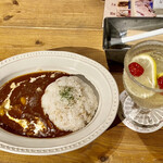 Cat Cafe てまりのおうち - ハッシュドビーフ&はちみつレモンスカッシュ