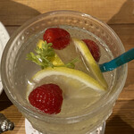 Cat Cafe てまりのおうち - 綺麗なフランボワーズ