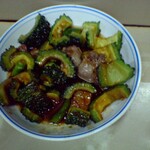 紋乃丞 - ゴーヤとタンの炒め物