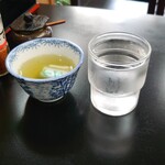 みすゞ庵 - カツカレー蕎麦頼んだらお水もきた(^^ゞ