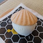 松治郎の舗 - はちみつ最中アイス  (ミルク)