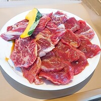 熟成和牛焼肉エイジング・ビーフ 神楽坂飯田橋店 - ⚫熟成和牛カルビとハラミ