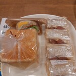 Mugiwara Boushi - 食パン一斤、ヘルシーサンド、いちじくサンド×4