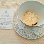 SALONE TOKYO - 真っ白な見た目はもちろん、使われる素材も食感も独創的！初めて出会う、五感が刺激される白いティラミス