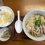 山乃家 - 定食には小鉢が付きます