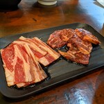 七輪焼肉 安安 - 牛カルビ・ハラミセットの肉