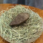 レストラン ナズ - 年間30頭しか出荷しないタンクロ和牛仕上げは藁でいぶして