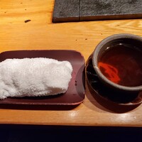 但馬屋 心斎橋 - 食後のお茶とおしぼり