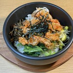 Stone-grilled kimchi bibimbap