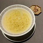 茶禅華 - 清湯麺～鶏のスープの極細麺