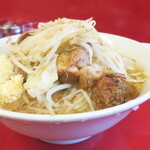 ラーメン二郎 - ラーメン半分＋ニンニク多め＋青ネギ