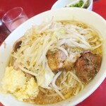 ラーメン二郎 - ラーメン半分＋ニンニク多め＋青ネギ