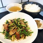 午餐限定!B套餐 (韭菜炒肝豆芽) ※米飯大份免費