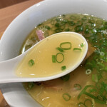 ラーメンWalkerキッチン - 濃密な出汁に生姜香るスープ