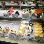 菓子工房 おおはら - ショーケース㊨