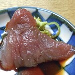 魚のめ - 「まぐろ丼」の刺身