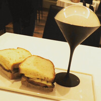 R1 TOKYO Bar&Restaurant - 