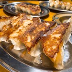 元祖博多蒸し手羽 テバスタ - 鳥だし肉汁餃子 400円、一口黒豚餃子 360円
チーズジャンボ餃子 500円、海老餃子 460円