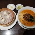 南翔饅頭店 - 小籠包と担々麺のセット