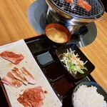 Yakiniku Kura - 国産カルビ定食　968円