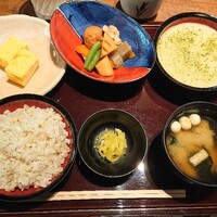 浅草むぎとろ 本店 - おかず も どうぞ。