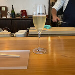 f - 先ずは泡で乾杯‼︎