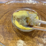 f - 朝採れ玉蜀黍のポタージュと玉蜀黍の髭に雲丹を閉じ込めたフリット