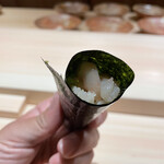 くるますし - 地物赤海老昆布締め手巻き(シャリ切りたて)