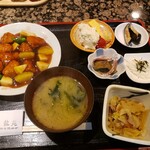 Yorozu Shokudou Ryuuen - 酢豚定食(ご飯無し)