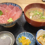 Oofuna Kaisen Shokudou Uofuku - まぐろ丼（ランチ）800円