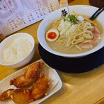 彩色ラーメン きんせい総本家 夢風 - 