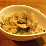異彩中国菜館湖宮 - あさりと胡瓜の和えもの