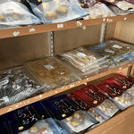 池田珍味食品 - 店内の珍味