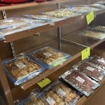 池田珍味食品 - 店内の珍味