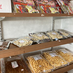 池田珍味食品 - 店内の珍味