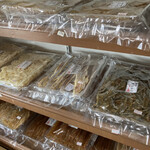 池田珍味食品 - 店内の珍味