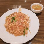 アジアン・エスニック料理 ジャラナ - パッタイ/スープ