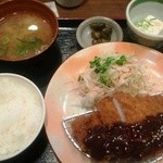 街かど屋 - 味噌かつ定食　680円