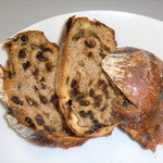 パナデリーヤティグレ - 胡桃とレーズンのハードパン