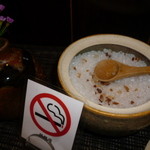 Musashino Sabou - テーブルにあるコーヒーシュガーの中身は２種類のシュガー入り