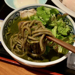 一寸亭 - バジルサラダそばアップ