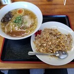 大島 - いりこラーメン（焼飯セット）