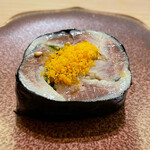 鮨 なんば 日比谷 - 鰯の海苔巻き