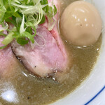 中華そば 西川 - チャーシューは2種とも激ウマ！