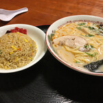 吉野ヶ里温泉弥生亭 - 温泉ラーメン&炒飯セット¥500