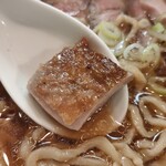 らーめん　かねかつ - ジューシーなホロホロ鳥のモモ肉