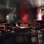 渋谷アチェーゾ - 201211　ACCESO　座席から（左斜前）隅に化粧室があります。