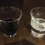 渋谷アチェーゾ - 201211　ACCESO　早速ワインをいただきます（赤＆白）