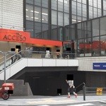 201211　ACCESO　この階段を上って行く人は、みんなお客さん＠＠！